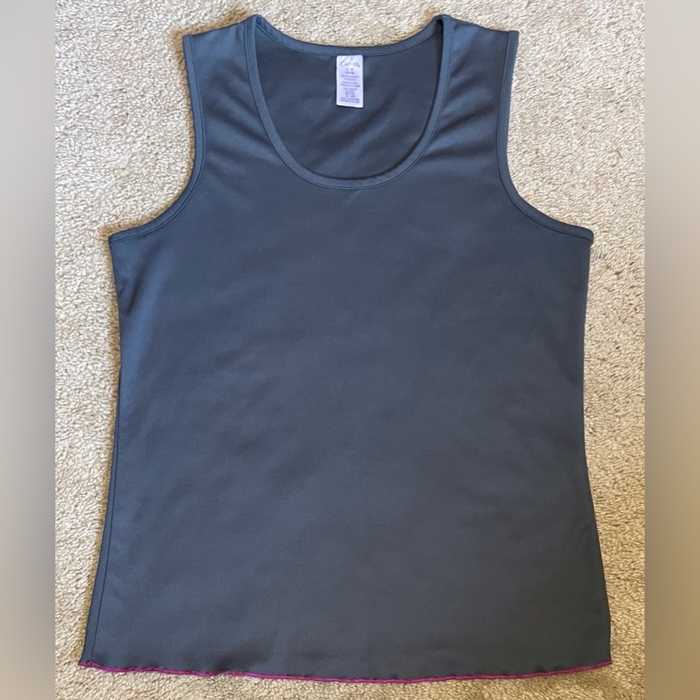 Curves Tee